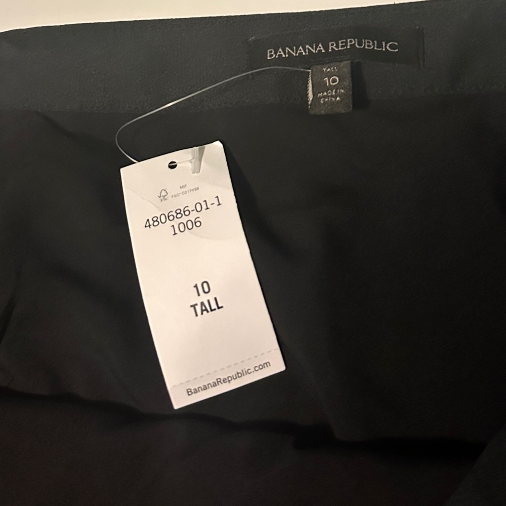 Banana Republic ruffle pencil skirt NWT, size 10 tall - Picture 2 of 3